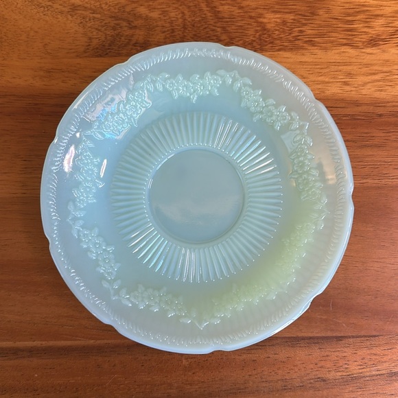 Anchor Hocking Fire King Jadeite glass saucer in the Alice pattern‎ - Picture 1 of 3